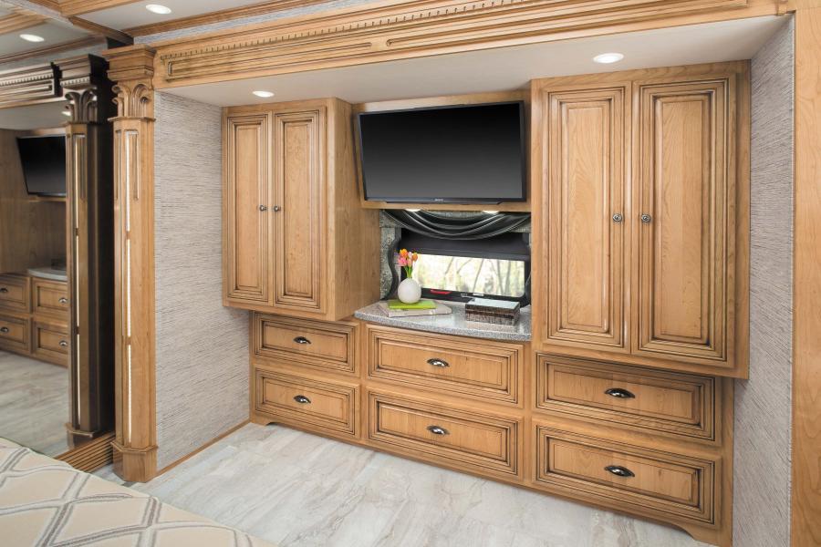 Интерьер Newmar Dutch Star 2013 года  (фото 8 из 11)
